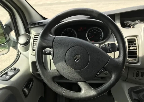 Renault Trafic cena 84600 przebieg: 193000, rok produkcji 2014 z Bielawa małe 121